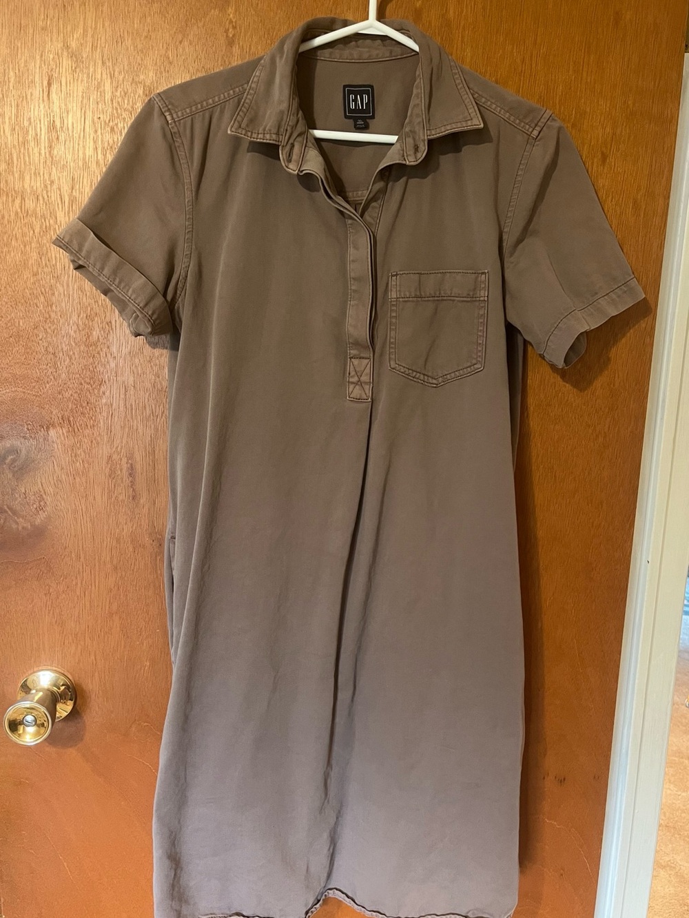 GAP Short-Sleeve Shirt Dress in Taupe Brown/Mauve